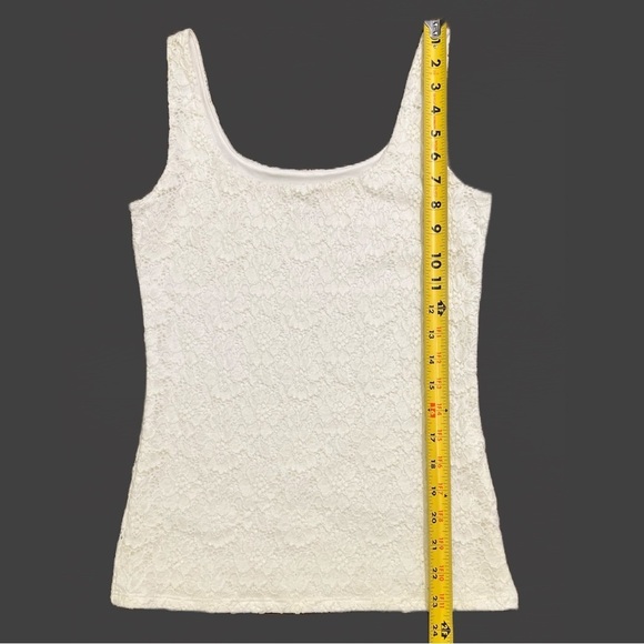 🖤 White House Black Market Tank with Lining | Floral Lace | Ivory | Size XS - Picture 5 of 7